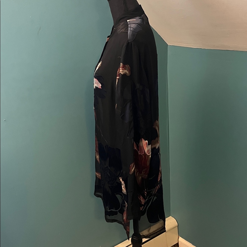 Chico's Floral Button-Down Burnout Velvet Sheer Blouse Size One (Medium) - Picture 7 of 12